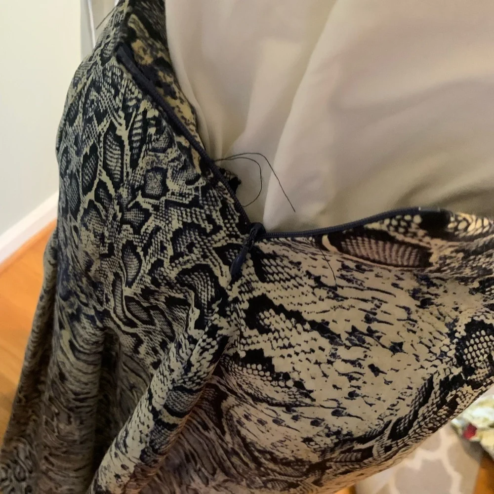 Zara Snakeskin designed Skirt, navy/beige, size L